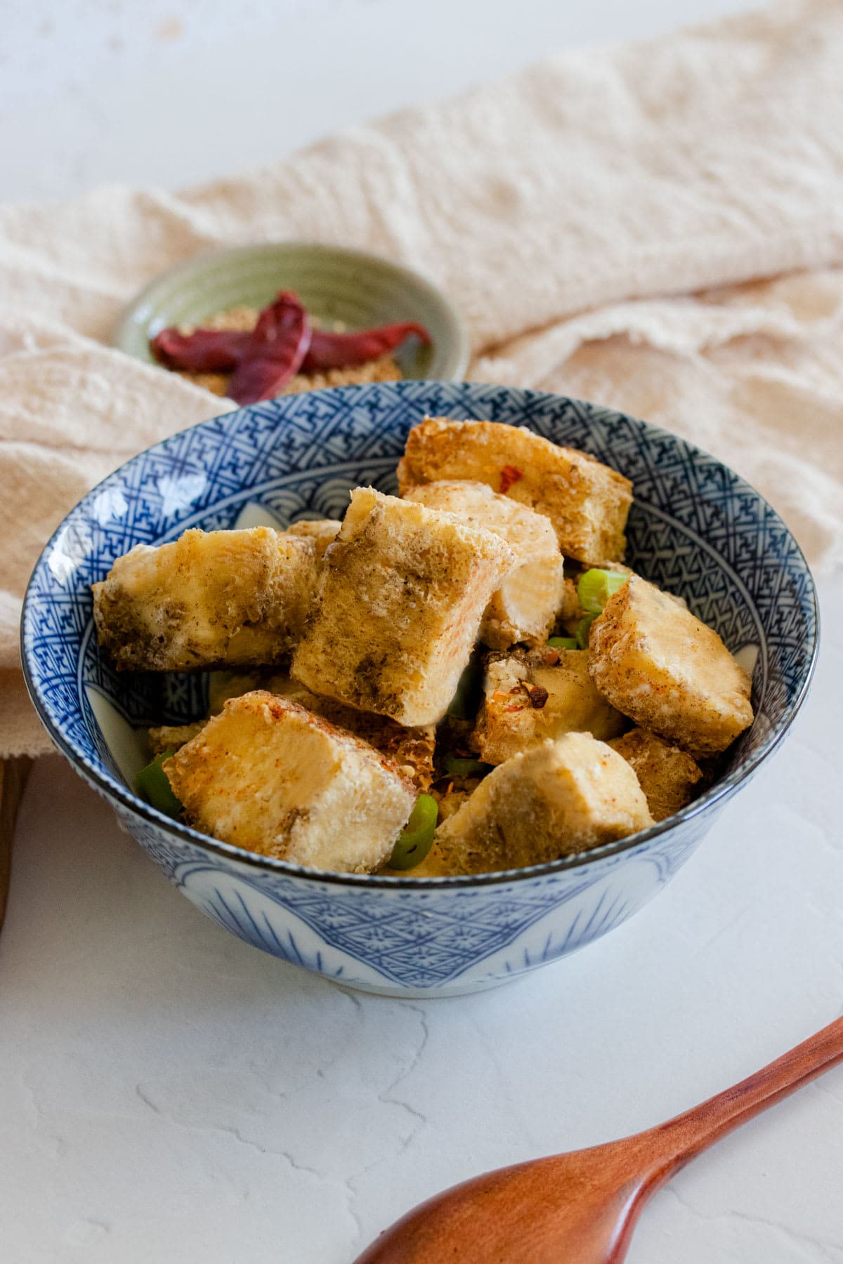 Tofu Crujiente al Air Fryer con Cinco Especias